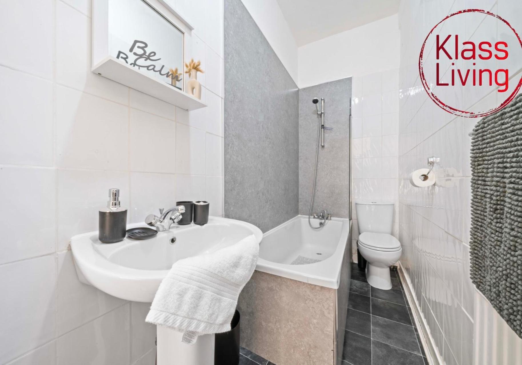 Alexander Apartment By Klass Living Коутбридж Екстериор снимка
