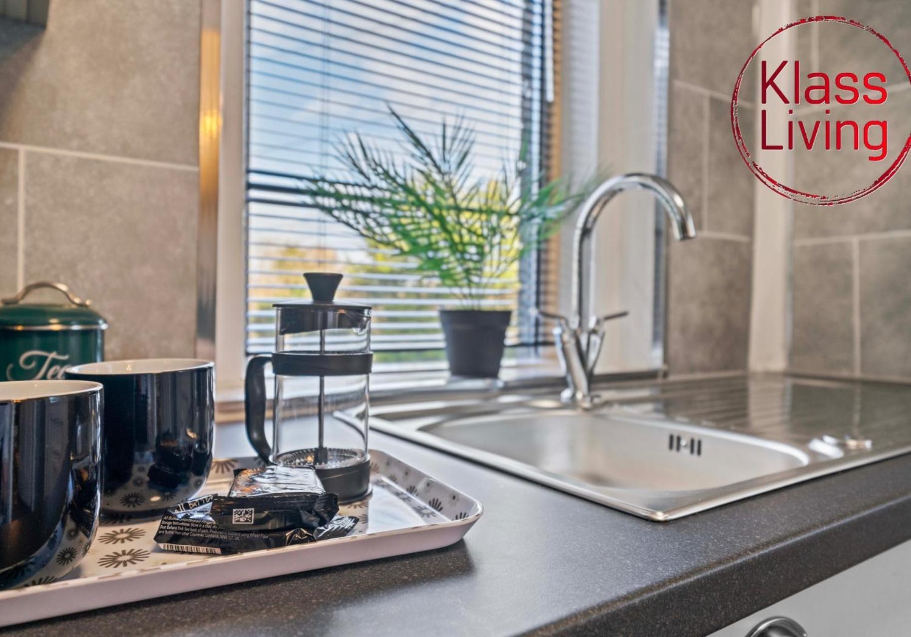 Alexander Apartment By Klass Living Коутбридж Екстериор снимка